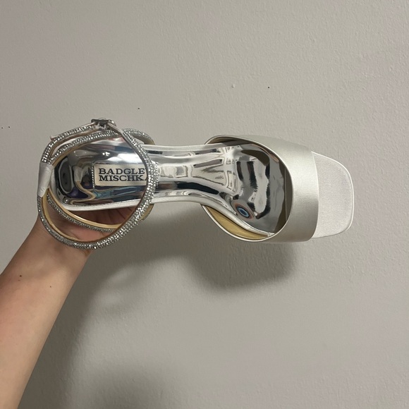 Badgley Mischka Women's Infinity Heeled Sandal - Picture 3 of 4